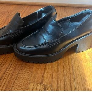 Universal Thread Black Platform Loafers